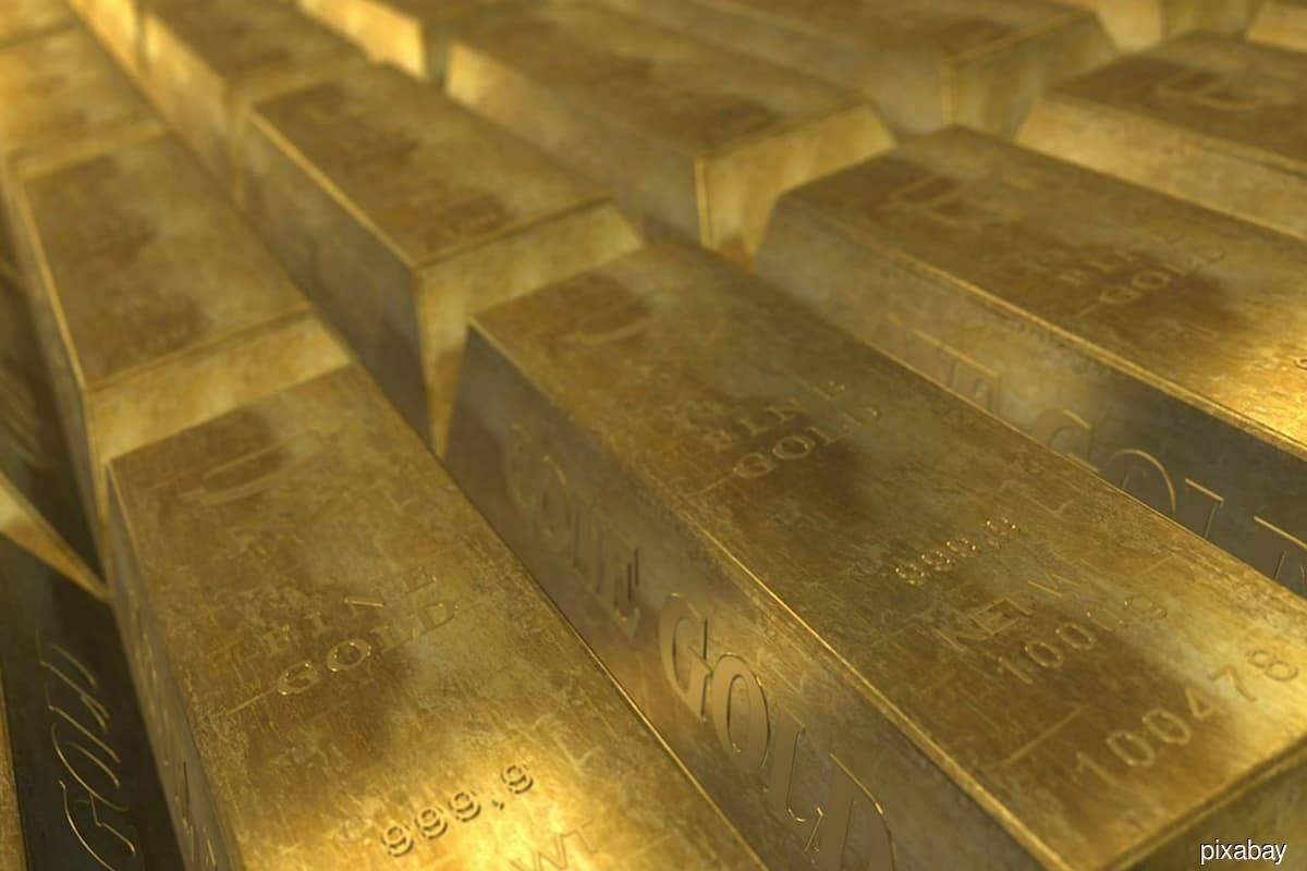 Gold steadies near three-month high on hopes of smaller Fed hikes